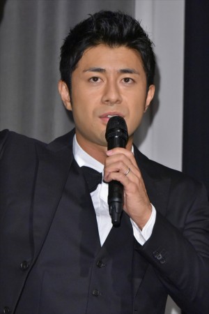 『フジテレビ女性アナウンサーカレンダー2019』発売記念スペシャルトークショーで進行を務めた榎並大二郎アナウンサー