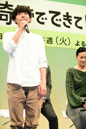 ドラマ『僕らは奇跡でできている』制作発表に登場した高橋一生