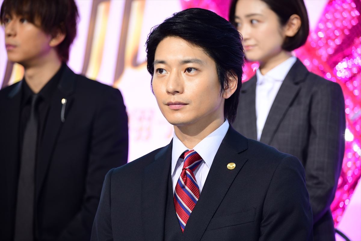 「軽くてびっくり！」米倉涼子、吉田沙保里にお姫様抱っこされてご満悦
