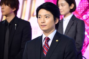 木曜ドラマ『リーガルＶ～元弁護士・小鳥遊翔子～』制作発表記者会見に登場した向井理