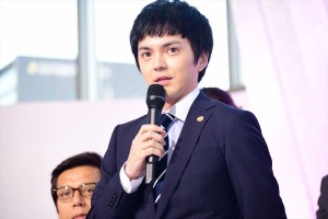 木曜ドラマ『リーガルＶ～元弁護士・小鳥遊翔子～』制作発表記者会見に登場した林遣都