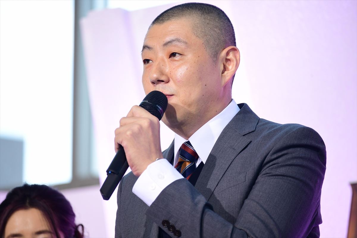 「軽くてびっくり！」米倉涼子、吉田沙保里にお姫様抱っこされてご満悦