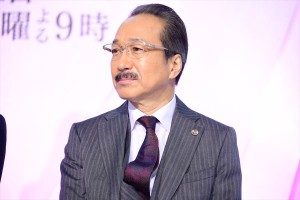 木曜ドラマ『リーガルＶ～元弁護士・小鳥遊翔子～』制作発表記者会見に登場した小日向文世