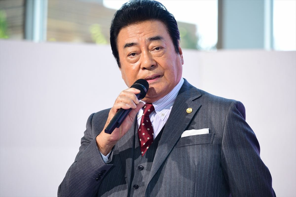 「軽くてびっくり！」米倉涼子、吉田沙保里にお姫様抱っこされてご満悦