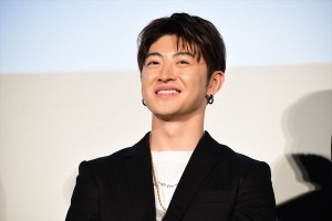 映画『ハナレイ・ベイ』プレミア上映会に登壇した佐野玲於