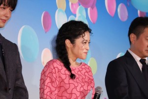 映画『オズランド 笑顔の魔法おしえます。』プレミア上映会に登壇した濱田マリ