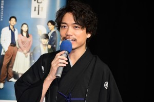 ドラマ10『昭和元禄落語心中』試写会に出席した山崎育三郎