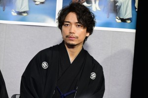 ドラマ10『昭和元禄落語心中』試写会に出席した山崎育三郎