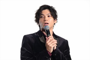 映画『あの頃、君を追いかけた』初日舞台挨拶に登壇した山田裕貴