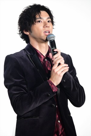 映画『あの頃、君を追いかけた』初日舞台挨拶に登壇した山田裕貴