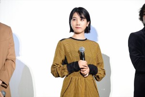 映画『あの頃、君を追いかけた』初日舞台挨拶に登壇した松本穂香