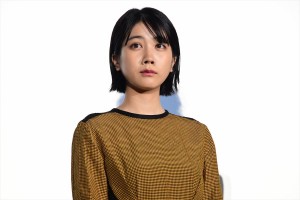 映画『あの頃、君を追いかけた』初日舞台挨拶に登壇した松本穂香