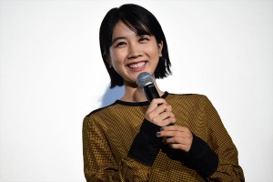 映画『あの頃、君を追いかけた』初日舞台挨拶に登壇した松本穂香