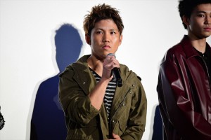 映画『あの頃、君を追いかけた』初日舞台挨拶に登壇した佐久本宝