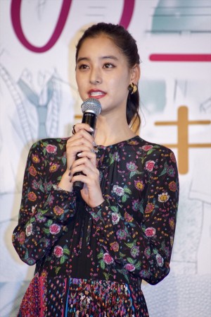 映画『あのコの、トリコ。』初日舞台挨拶に登壇した新木優子