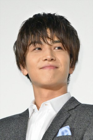 映画『パーフェクトワールド 君といる奇跡』公開記念舞台挨拶に登壇した岩田剛典