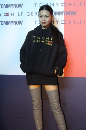 「TOMMY HILFIGER PRESENTS TOKYO ICONS」イベントに登場した二階堂ふみ