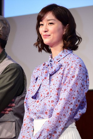 ドラマ『ドロ刑 ‐警視庁捜査三課‐』記者会見に出席した石橋杏奈