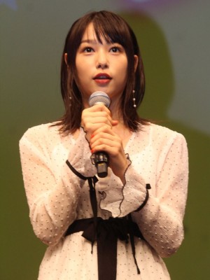 映画『ういらぶ。』完成披露試写会に登壇した桜井日奈子