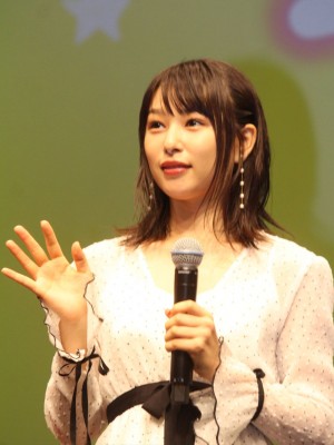 映画『ういらぶ。』完成披露試写会に登壇した桜井日奈子