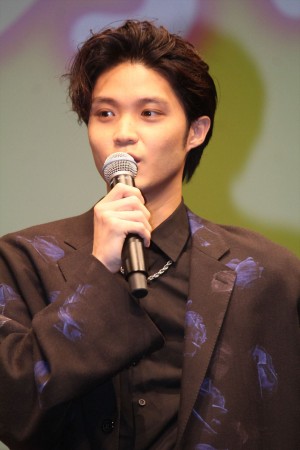 映画『ういらぶ。』完成披露試写会に登壇した磯村勇斗