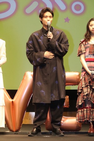 映画『ういらぶ。』完成披露試写会に登壇した磯村勇斗