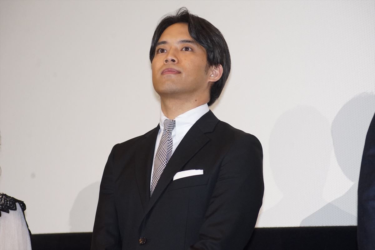 三浦貴大、「真面目で男らしい」と共演者からのべた褒めに大照れ
