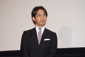 映画『栞』完成披露舞台挨拶に登壇した三浦貴大