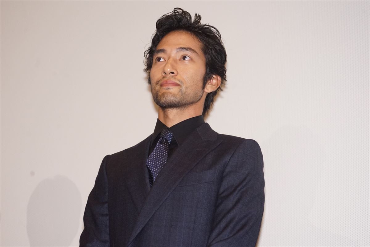 三浦貴大、「真面目で男らしい」と共演者からのべた褒めに大照れ
