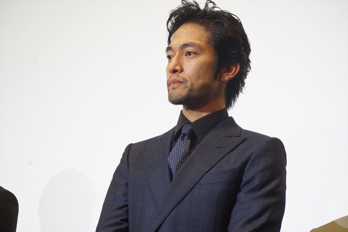 三浦貴大、「真面目で男らしい」と共演者からのべた褒めに大照れ