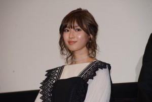 映画『栞』完成披露舞台挨拶に登壇した白石聖