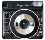 テイラー・スウィフトがデザインした「instax SQUARE SQ6 Taylor Swift Edition」より