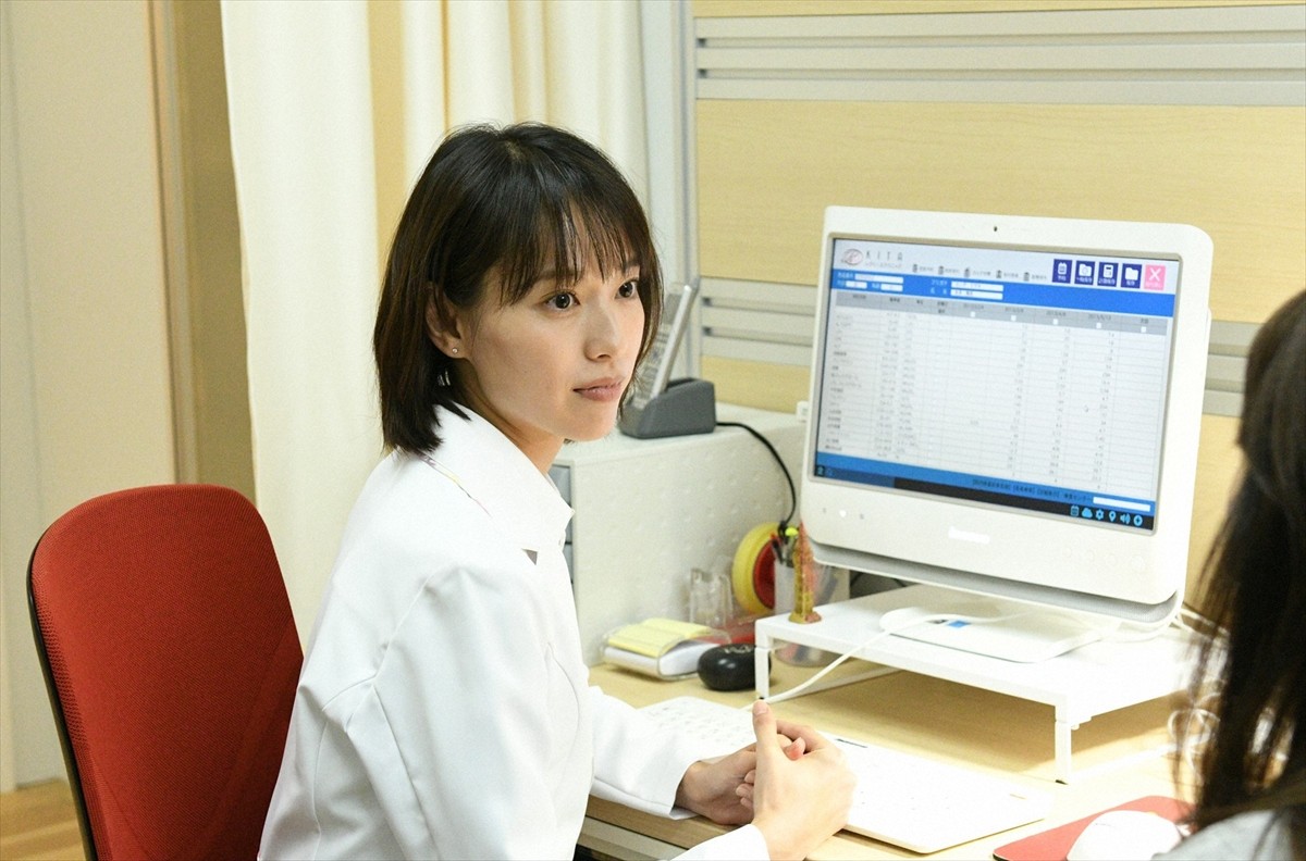 今夜『大恋愛～僕を忘れる君と』、戸田恵梨香＆ムロツヨシが運命の出逢い