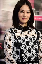 土曜ドラマ『フェイクニュース』試写会に登場した北川景子