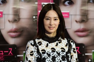 土曜ドラマ『フェイクニュース』試写会に登場した北川景子