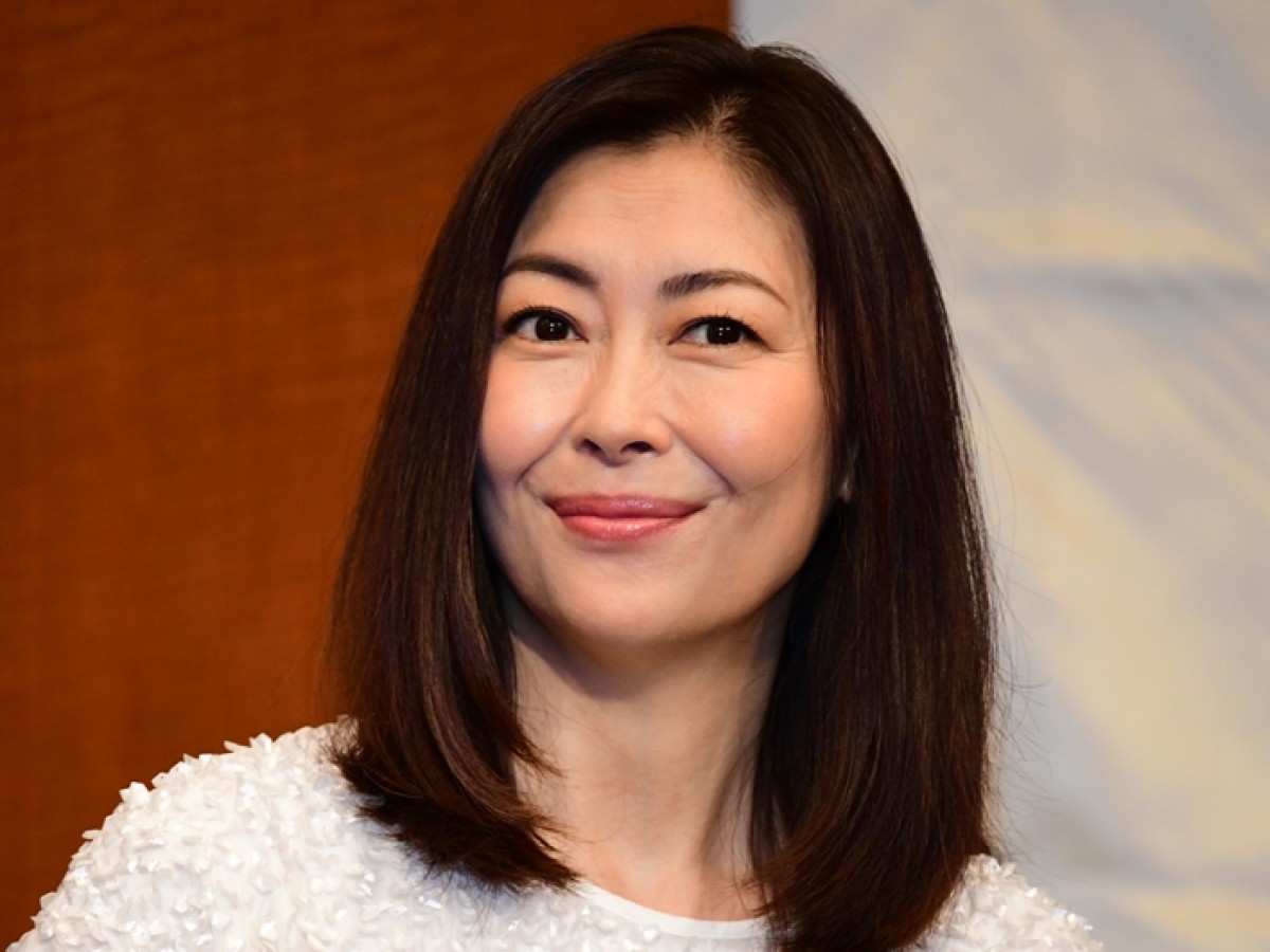 『黄昏流星群~人生折り返し、恋をした~』制作発表会に登壇した中山美穂