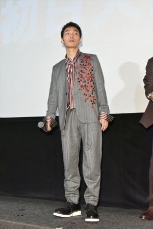 映画『ムタフカズ』初日舞台挨拶に登壇した草なぎ剛