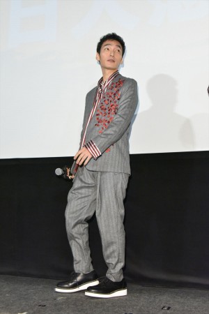 映画『ムタフカズ』初日舞台挨拶に登壇した草なぎ剛