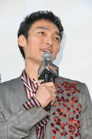 映画『ムタフカズ』初日舞台挨拶に登壇した草なぎ剛