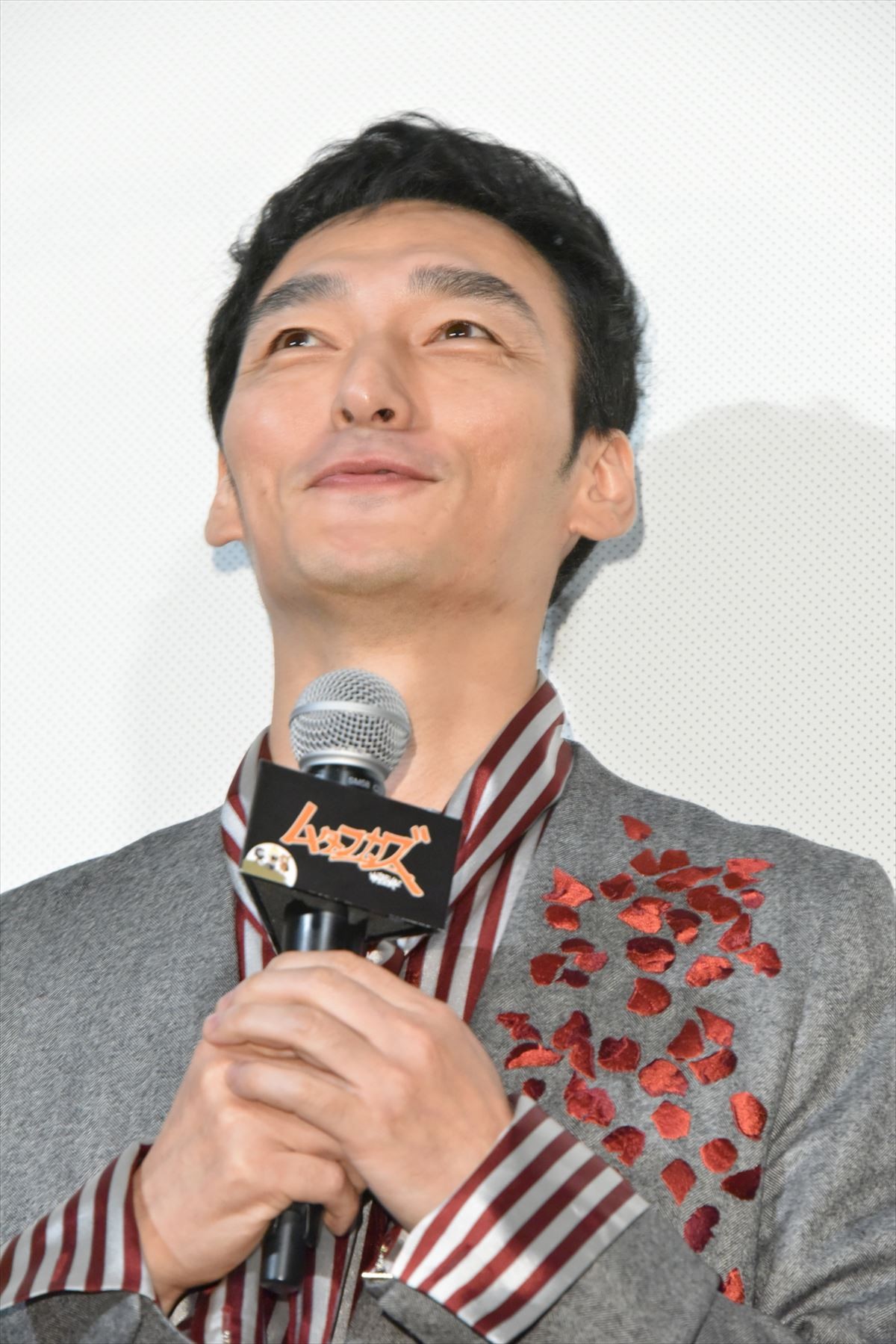 草なぎ剛、出演アニメ映画のUSA進出を“いいねダンス”で祝福