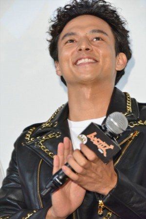 映画『ムタフカズ』初日舞台挨拶に登壇した満島真之介