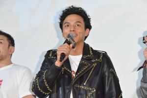 映画『ムタフカズ』初日舞台挨拶に登壇した満島真之介