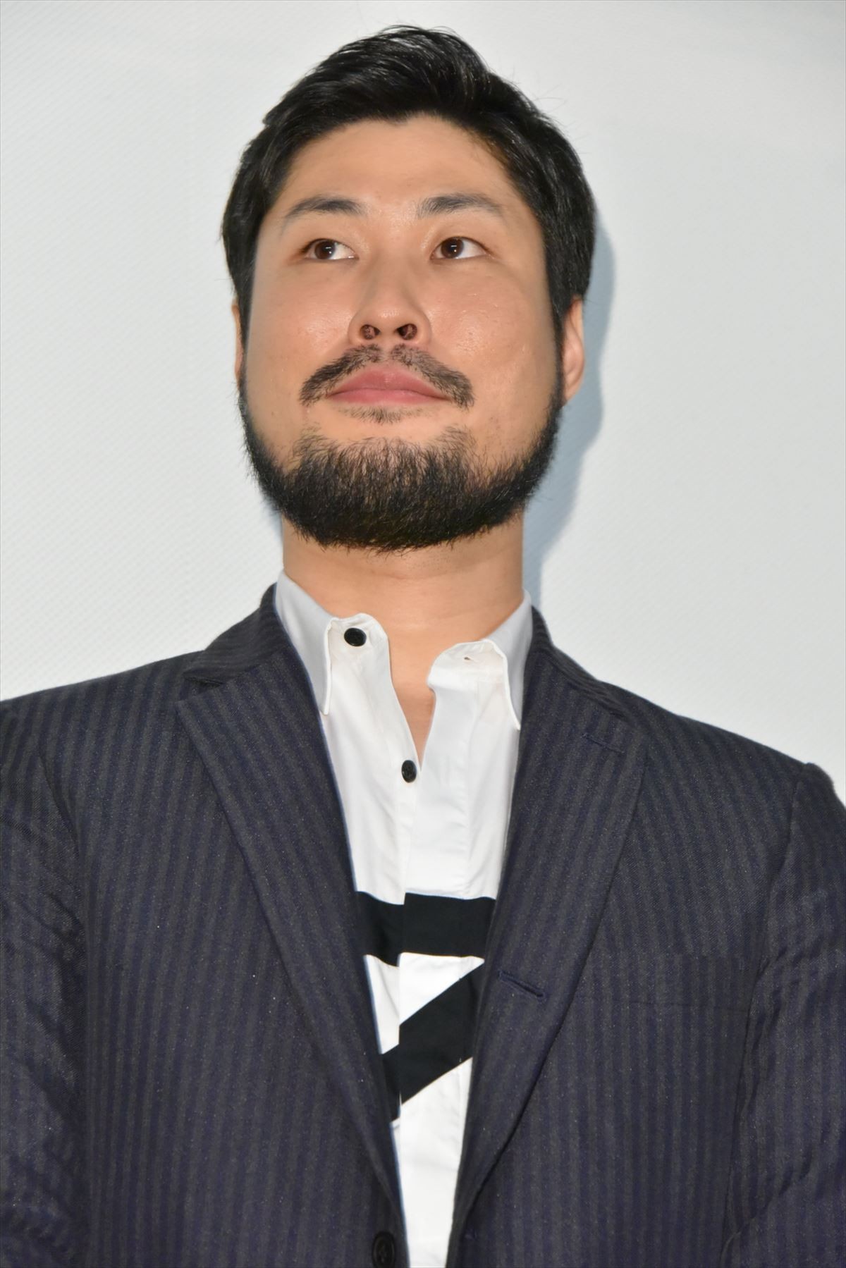 草なぎ剛、出演アニメ映画のUSA進出を“いいねダンス”で祝福