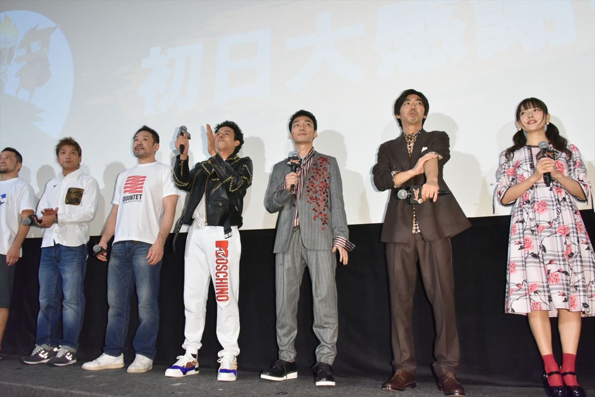 草なぎ剛、出演アニメ映画のUSA進出を“いいねダンス”で祝福