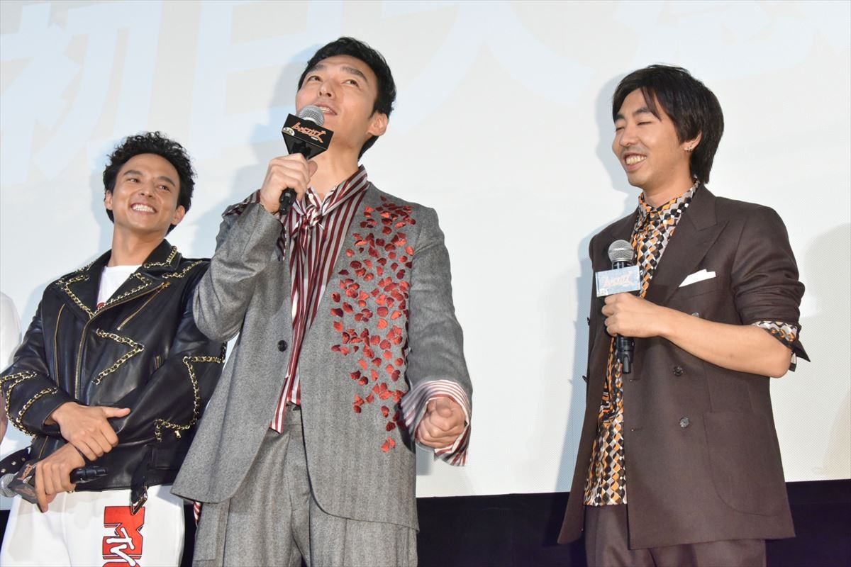 草なぎ剛、出演アニメ映画のUSA進出を“いいねダンス”で祝福