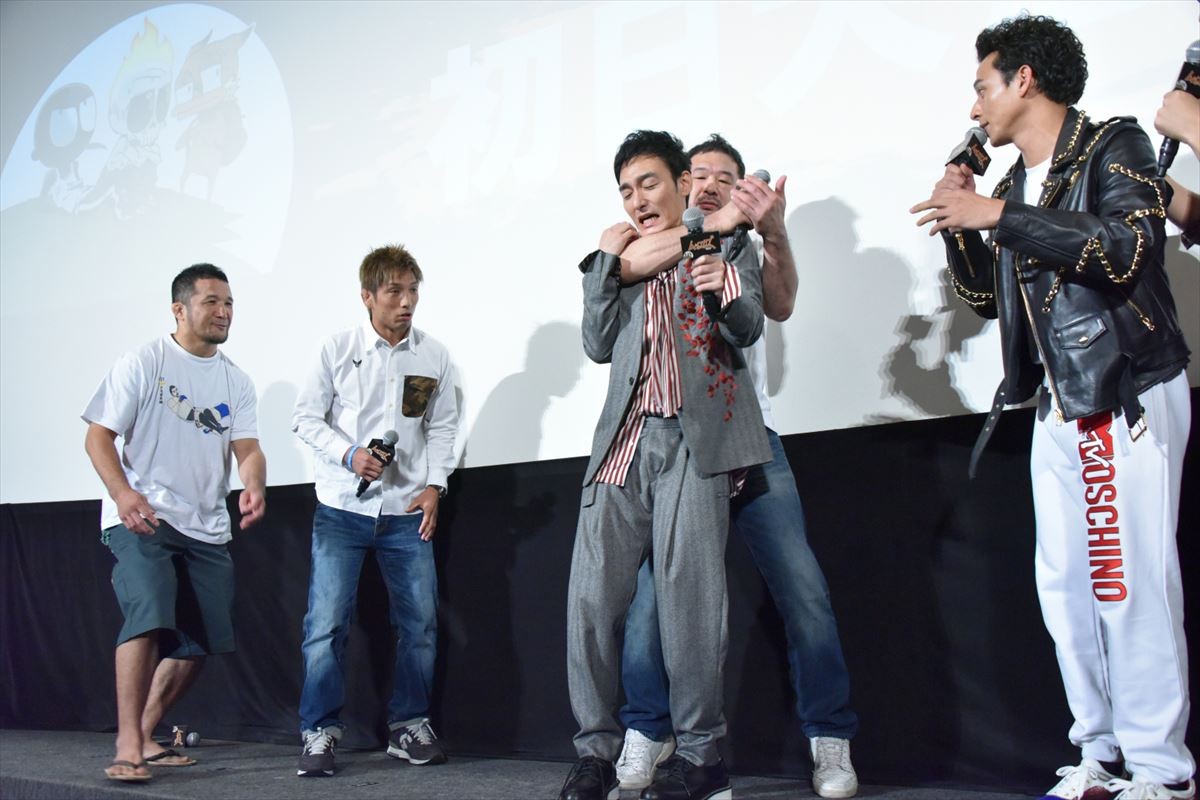 草なぎ剛、出演アニメ映画のUSA進出を“いいねダンス”で祝福