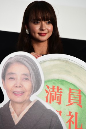 映画『日日是好日』初日舞台挨拶に登壇した多部未華子