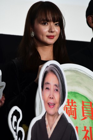 映画『日日是好日』初日舞台挨拶に登壇した多部未華子