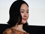 【写真】黒木華らが樹木希林さんのパネルと共に登壇した映画『日日是好日』初日舞台挨拶の様子