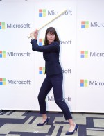日本マイクロソフト記者説明会に登場した稲村亜美